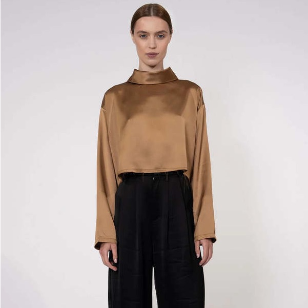 Nwt Nonchalant Sydney Camel Tan Satin Long Sleeve Crop Top Size Medium